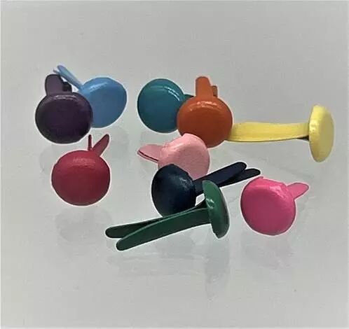 10 brads color�s - 10 mm