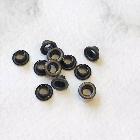 10 oeillets - 8mm - cuivre antique