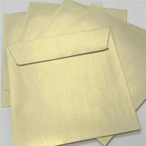 5 enveloppes carr�es or nacr�