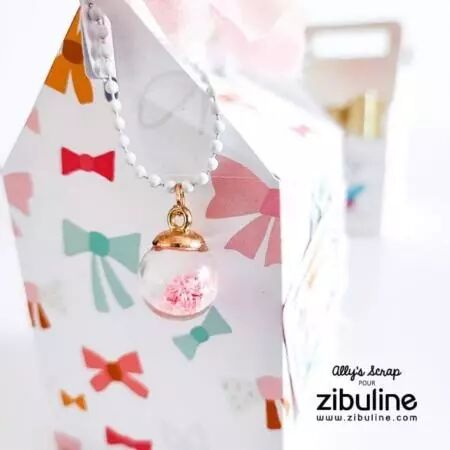 Boule en verre - Capuchon dor�, �toiles rose pale