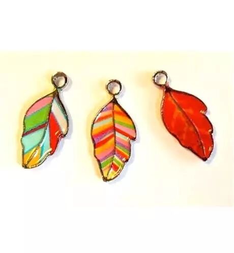 Breloques �maill�es - 3 feuilles couleurs vives