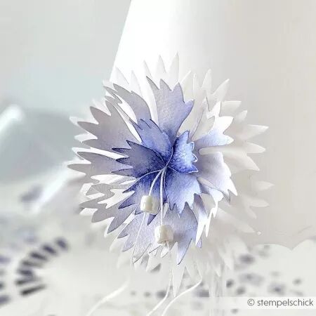 Die - Folding magic Cornflower- oeillet - Alexandra Renke