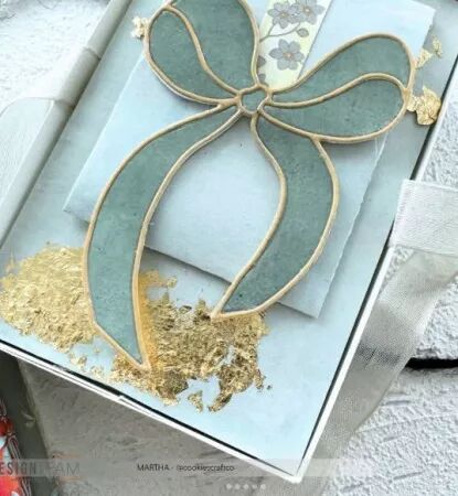 Die - Large outline bow- Alexandra Renke