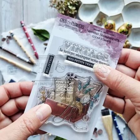 Tampon clear A7 FAM105 MES PETITS TRESORS - la cl&eacute; des souvenirs - Chou and Flowers